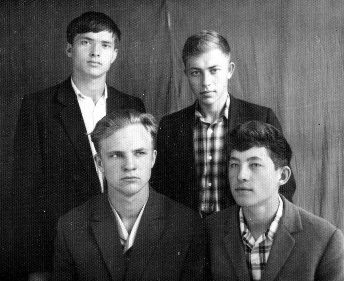 П а плотников. Фото 9 класс 1965г.