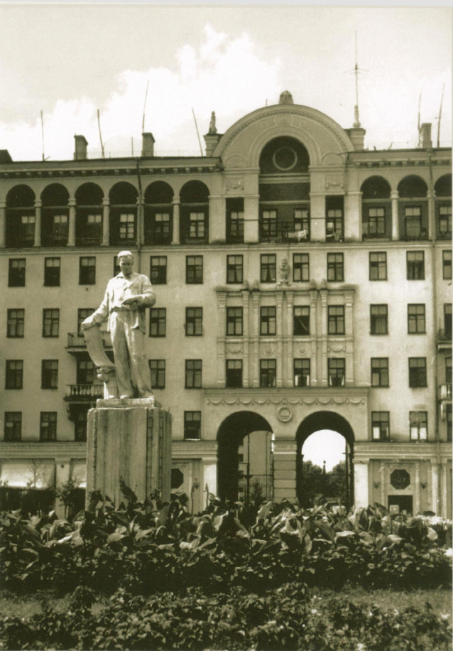 1 Ск..архитектора на Предмостной площади(1960г.)